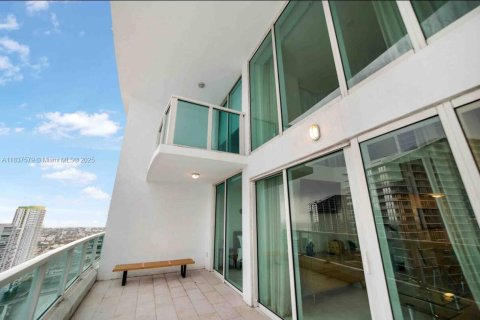 Condo in Miami, Florida, 2 bedrooms  № 1827458 - photo 28