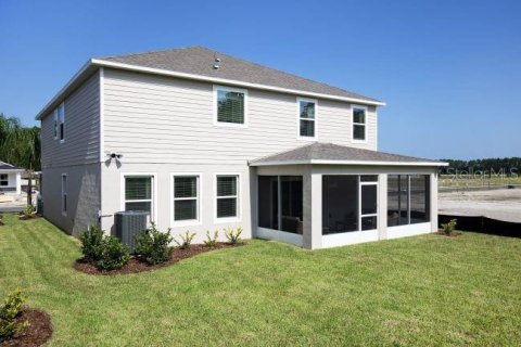 House in Green Cove Springs, Florida 4 bedrooms, 260.13 sq.m. № 2318745 - photo 2