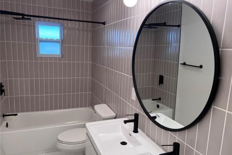 Apartment in Saint Petersburg, Florida 2 bedrooms, 68.93 sq.m. № 1777060 - photo 11