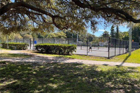 Apartment in Saint Petersburg, Florida 2 bedrooms, 68.93 sq.m. № 1777060 - photo 27