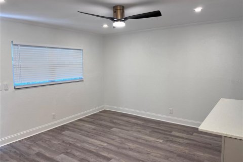 Apartment in Saint Petersburg, Florida 2 bedrooms, 68.93 sq.m. № 1777060 - photo 8