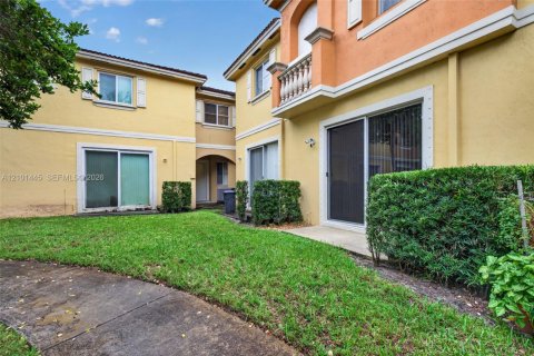 Townhouse in Miramar, Florida 2 bedrooms, 99.41 sq.m. № 2410809 - photo 30