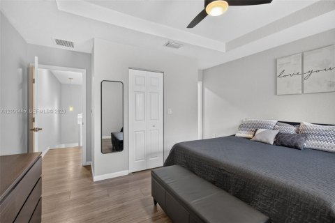 Townhouse in Miramar, Florida 2 bedrooms, 99.41 sq.m. № 2410809 - photo 18