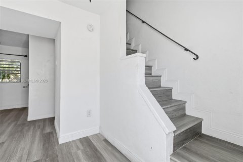 Купить коммерческую недвижимость в Майами, Флорида № 1999186 - фото 5