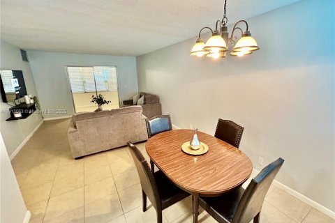 Condo in Boynton Beach, Florida, 1 bedroom  № 1970223 - photo 1