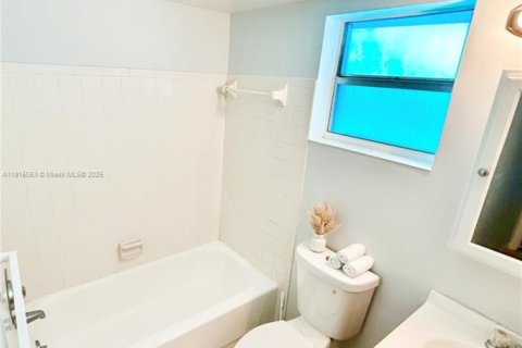 Condo in Boynton Beach, Florida, 1 bedroom  № 1970223 - photo 17