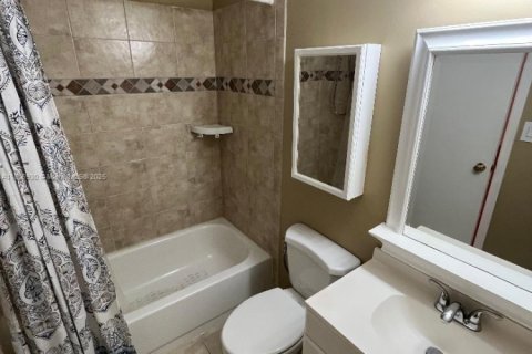 Townhouse in Deerfield Beach, Florida 2 bedrooms, 104.24 sq.m. № 1739360 - photo 14