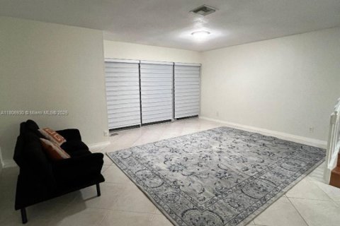 Townhouse in Deerfield Beach, Florida 2 bedrooms, 104.24 sq.m. № 1739360 - photo 7