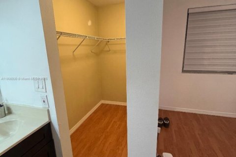 Townhouse in Deerfield Beach, Florida 2 bedrooms, 104.24 sq.m. № 1739360 - photo 12
