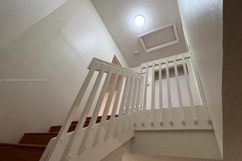 Townhouse in Deerfield Beach, Florida 2 bedrooms, 104.24 sq.m. № 1739360 - photo 8