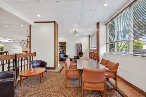 Condo in Aventura, Florida, 1 bedroom  № 1949430 - photo 19