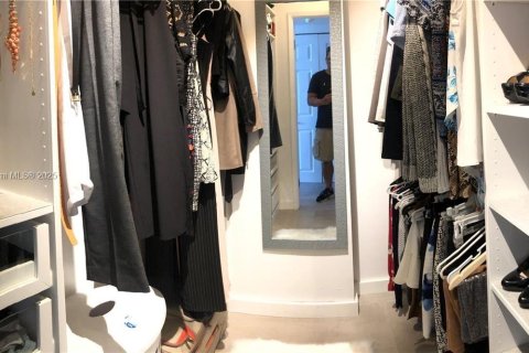 Condo in Aventura, Florida, 1 bedroom  № 1949430 - photo 14