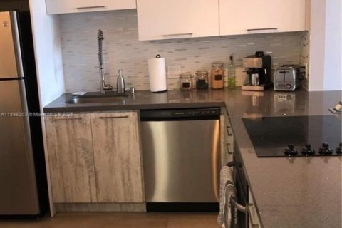 Condo in Aventura, Florida, 1 bedroom  № 1949430 - photo 3