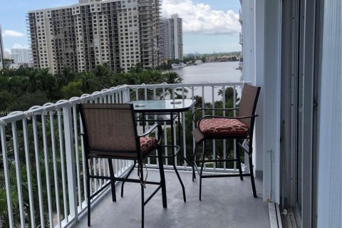 Condo in Aventura, Florida, 1 bedroom  № 1949430 - photo 13