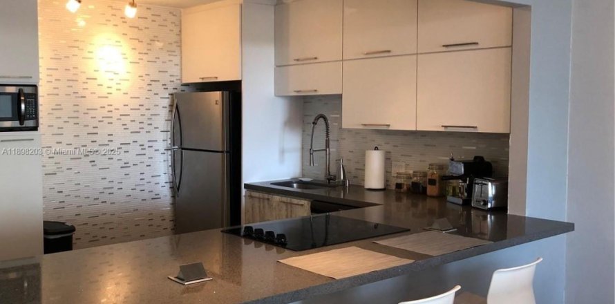 Condo in Aventura, Florida, 1 bedroom  № 1949430