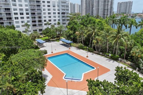 Condo in Aventura, Florida, 1 bedroom  № 1949430 - photo 28