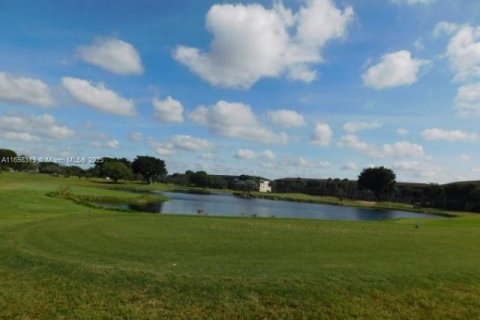 Condo in Pembroke Pines, Florida, 1 bedroom  № 1874571 - photo 23