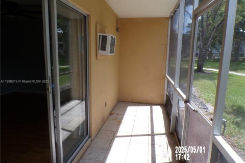 Condo in Pembroke Pines, Florida, 1 bedroom  № 1874571 - photo 20