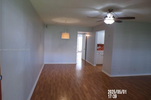 Condo in Pembroke Pines, Florida, 1 bedroom  № 1874571 - photo 7