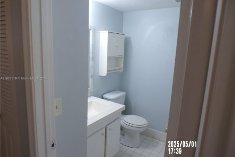Condo in Pembroke Pines, Florida, 1 bedroom  № 1874571 - photo 11