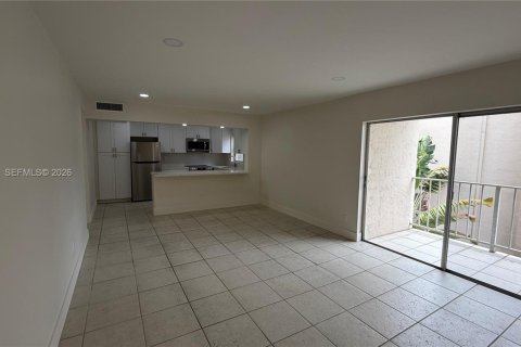 Condominio en alquiler en Miami, Florida, 1 dormitorio, 75.16 m2 № 2426044 - foto 5