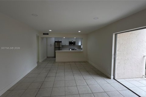 Condominio en alquiler en Miami, Florida, 1 dormitorio, 75.16 m2 № 2426044 - foto 4
