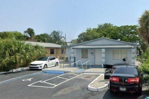 Commercial property in Boynton Beach, Florida 137.03 sq.m. № 2380092
