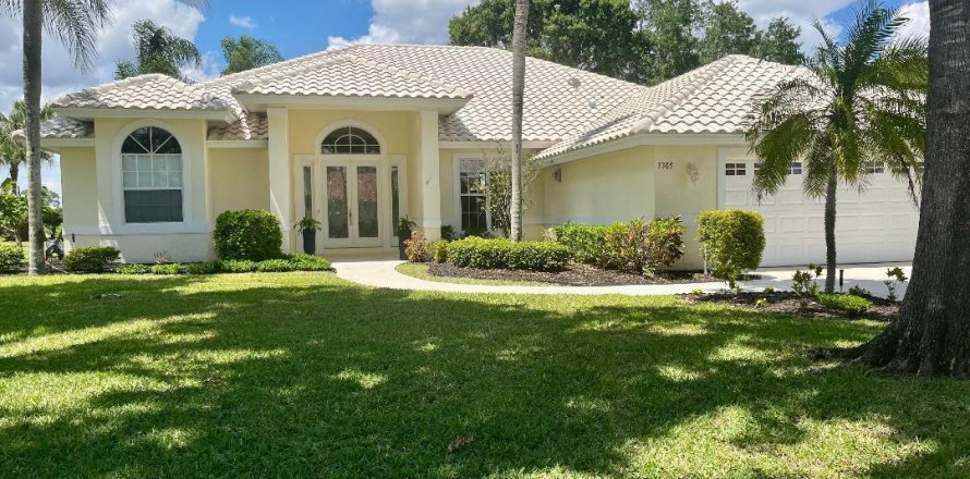 Casa en Port St. Lucie, Florida 3 dormitorios, 224.64 m2 № 2153706