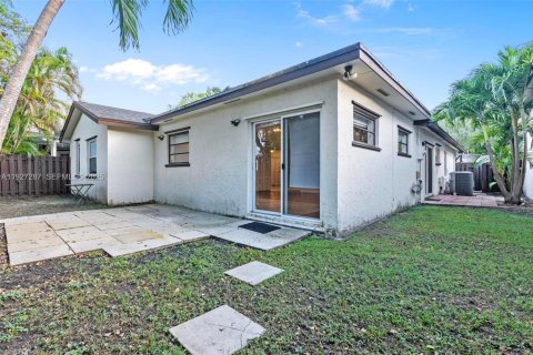 Villa ou maison à louer à Miami, Floride: 3 chambres, 178.28 m2 № 1987405 - photo 29
