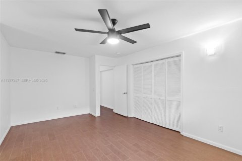 Villa ou maison à louer à Miami, Floride: 3 chambres, 178.28 m2 № 1987405 - photo 18