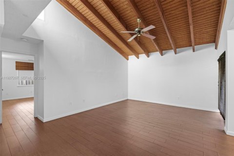 Villa ou maison à louer à Miami, Floride: 3 chambres, 178.28 m2 № 1987405 - photo 8