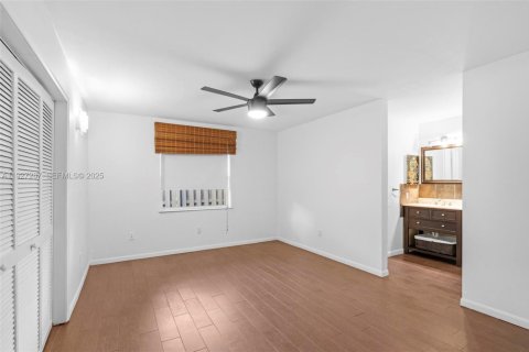 Villa ou maison à louer à Miami, Floride: 3 chambres, 178.28 m2 № 1987405 - photo 17