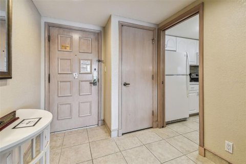 Condo in Palm Harbor, Florida, 2 bedrooms  № 1379543 - photo 5