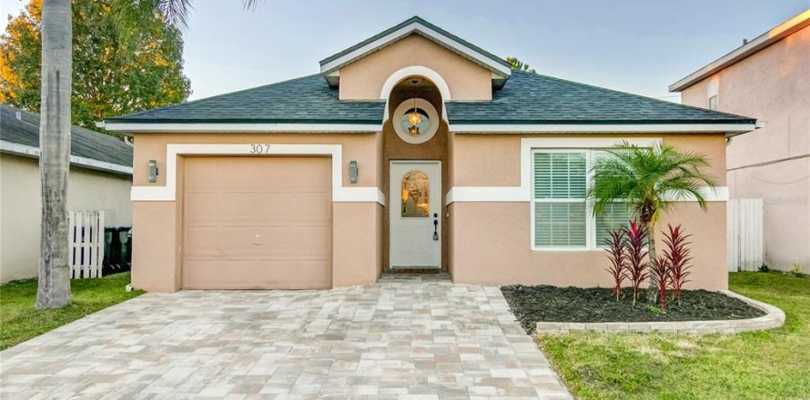 House in Orlando, Florida 3 bedrooms, 133.97 sq.m. № 2393530