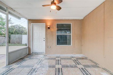 House in Orlando, Florida 3 bedrooms, 133.97 sq.m. № 2393530 - photo 14