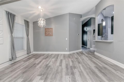 House in Orlando, Florida 3 bedrooms, 133.97 sq.m. № 2393530 - photo 5