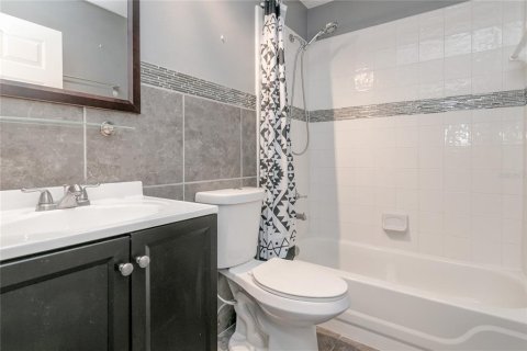 House in Orlando, Florida 3 bedrooms, 133.97 sq.m. № 2393530 - photo 10
