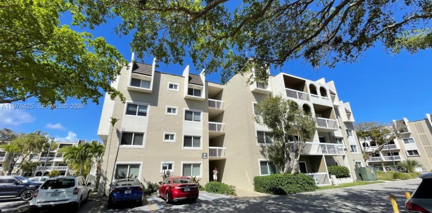 Кондоминиум с 2 спальнями в Майами, Флорида № 2050788