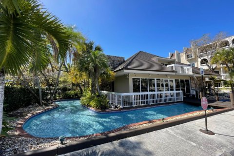 Снять в аренду кондоминиум в Майами, Флорида 2 спальни, 74.69м2, № 2050788 - фото 4