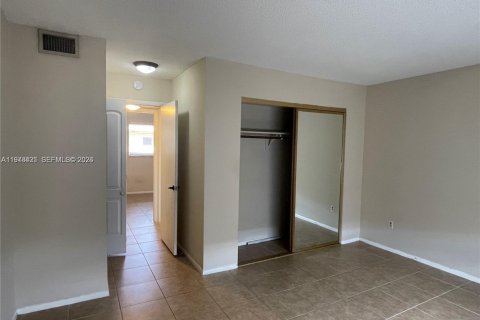 Снять в аренду кондоминиум в Майами, Флорида 2 спальни, 74.69м2, № 2050788 - фото 16