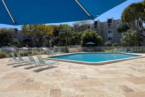 Снять в аренду кондоминиум в Майами, Флорида 2 спальни, 74.69м2, № 2050788 - фото 5