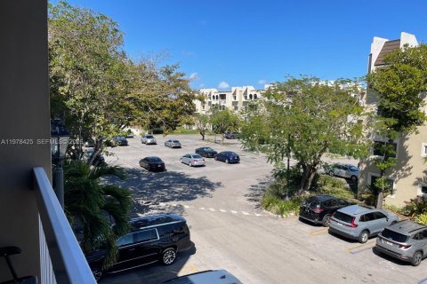 Снять в аренду кондоминиум в Майами, Флорида 2 спальни, 74.69м2, № 2050788 - фото 19