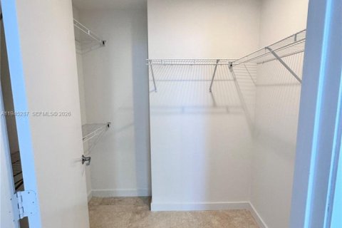 Condo in Miami, Florida, 1 bedroom  № 2002278 - photo 22