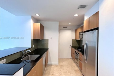 Condo in Miami, Florida, 1 bedroom  № 2002278 - photo 6