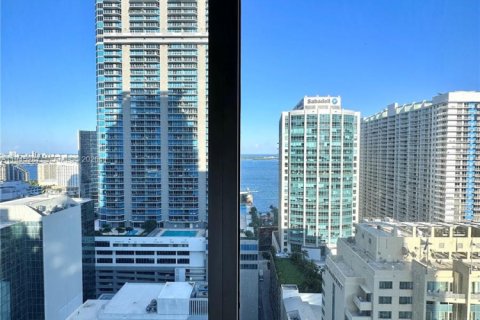 Condo in Miami, Florida, 1 bedroom  № 2002278 - photo 17