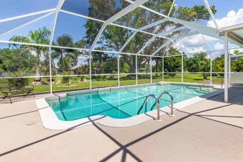 Villa ou maison à vendre à Punta Gorda, Floride: 2 chambres, 106.65 m2 № 2345157 - photo 3