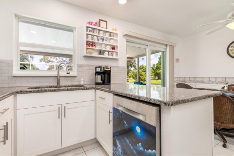 Villa ou maison à vendre à Punta Gorda, Floride: 2 chambres, 106.65 m2 № 2345157 - photo 10