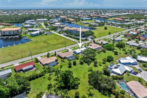 Villa ou maison à vendre à Punta Gorda, Floride: 2 chambres, 106.65 m2 № 2345157 - photo 30
