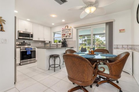 Villa ou maison à vendre à Punta Gorda, Floride: 2 chambres, 106.65 m2 № 2345157 - photo 6