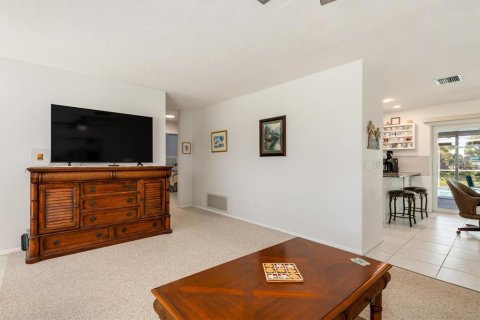 Villa ou maison à vendre à Punta Gorda, Floride: 2 chambres, 106.65 m2 № 2345157 - photo 12
